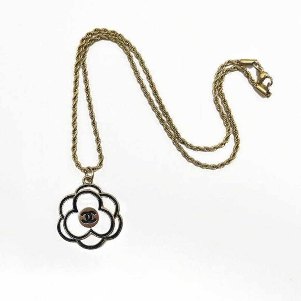 CHANEL CC Charm Pendant Camellia White Necklace Gold Plated Chain - Picture 7 of 10